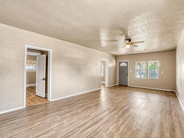 1508 N Crain St — Photo 19