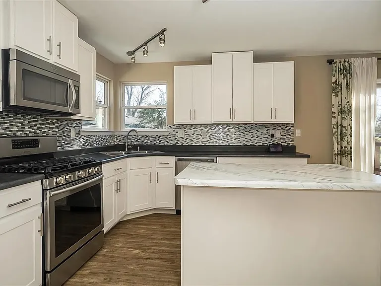 1304 Mason Grove Dr — Photo 17