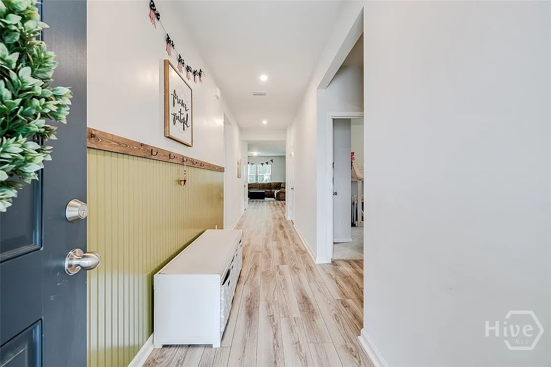 4 bed, 2.0 bath, 1775 sqft, $2,625 — Photo 4