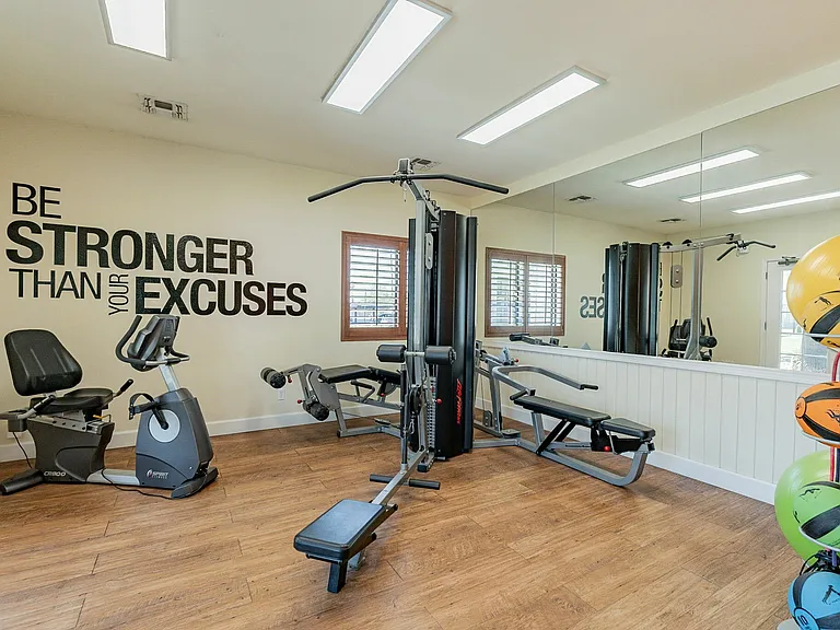 Club Valencia Luxury Apartments — Photo 22