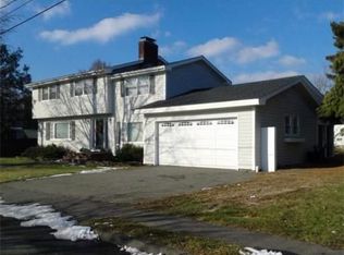 4 Buchanan Rd, Marblehead, MA 01945