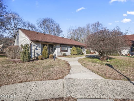 143 Cross Slope Court #B, Manalapan, NJ 07726