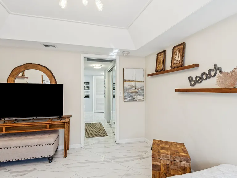 1601 Ocean Dr S #110 — Photo 27