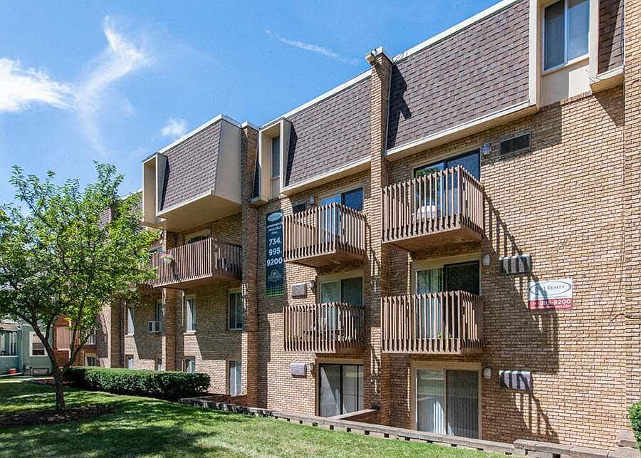 2nd image of 912 S Forest Ave APT 6