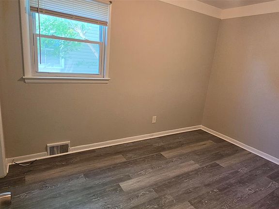 4th image of 11332 Republic Ave