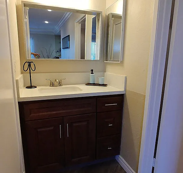 Five Star Suites — Photo 152