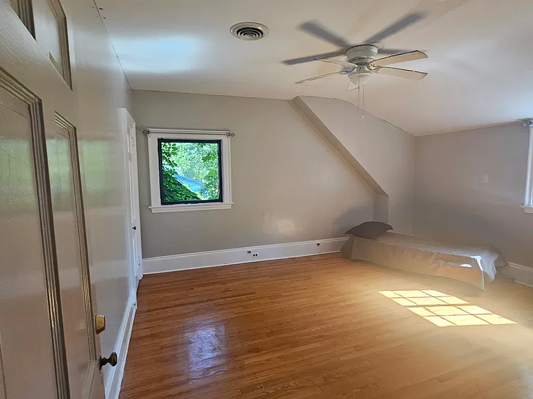 1305 N Queen St — Photo 5