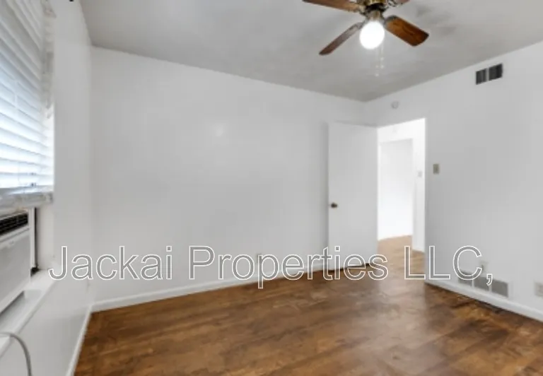 814 E Centennial St — Photo 15