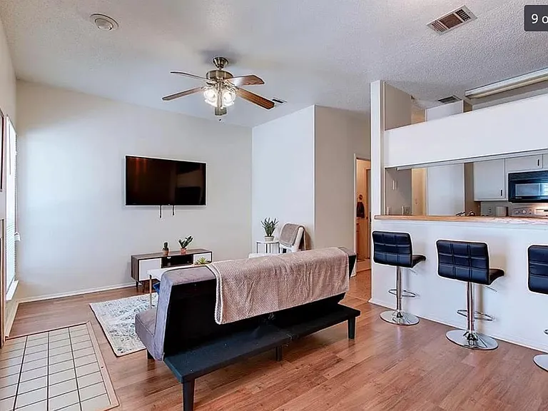 2905 Swisher St #206 — Photo 5
