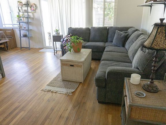 5th image of 3584 Monica Ave