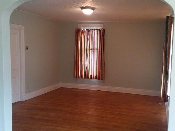 2nd image of 304 W Ashley St