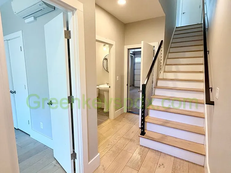 6064 NE 42nd Ave — Photo 15