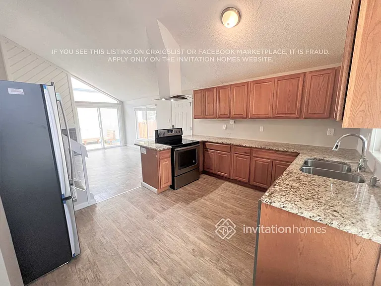 3753 S Danube Cir — Photo 9