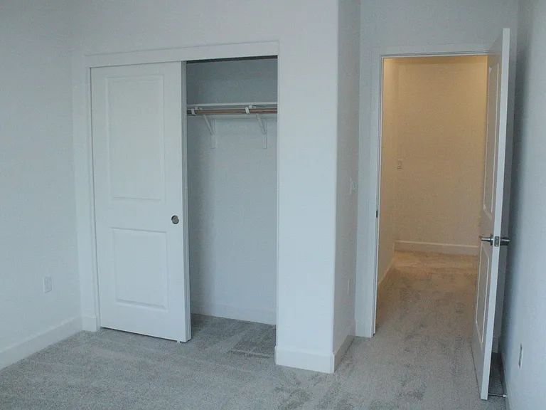 405 Mystic Ln — Photo 27