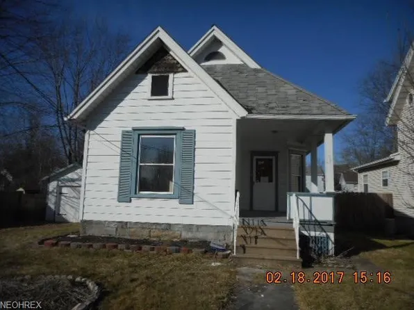 149 Oak St, Elyria, OH 44035
