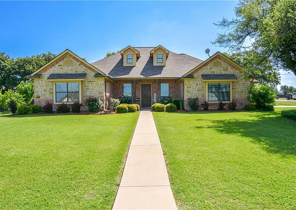 1st image of 155 Bridle Path Dr