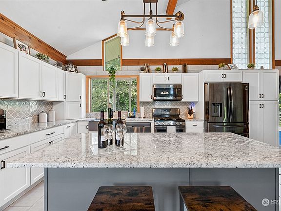 4th image of 7408 McDaniels Drive
