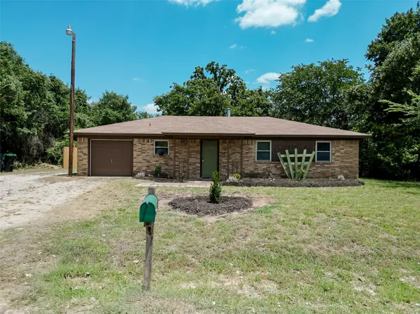 312 Birchwood St, Azle, TX 76020