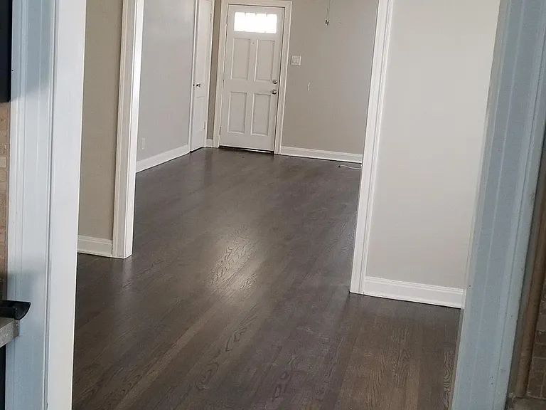 1822 W 37th St — Photo 24