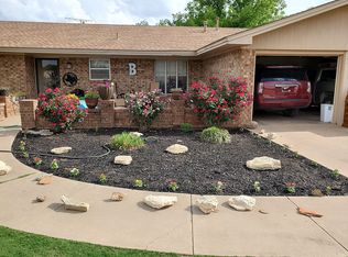 301 W 6th St, Sundown, TX 79372