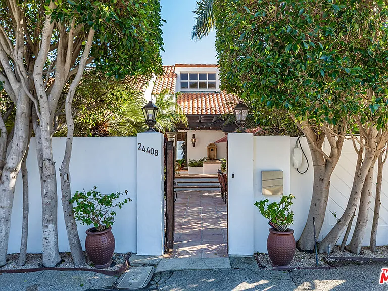 24408 Malibu Rd — Photo 10