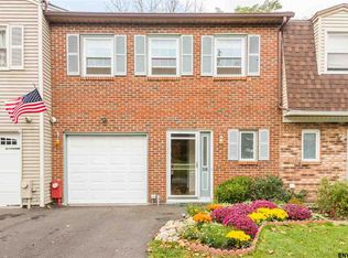 116 Donna Lynn Dr, East Greenbush, NY 12061