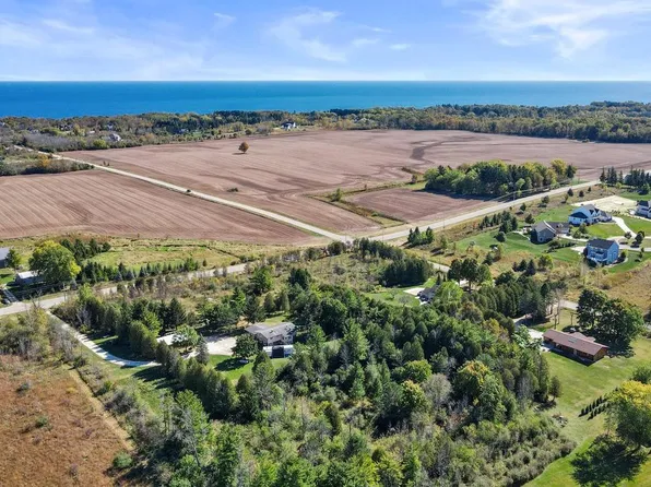 955 County Road C, Grafton, WI 53024