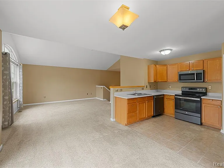 47408 Pembroke Dr — Photo 14