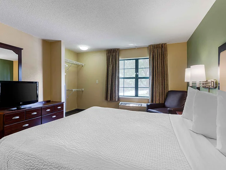 Studio Suite - 1 Queen Bed
