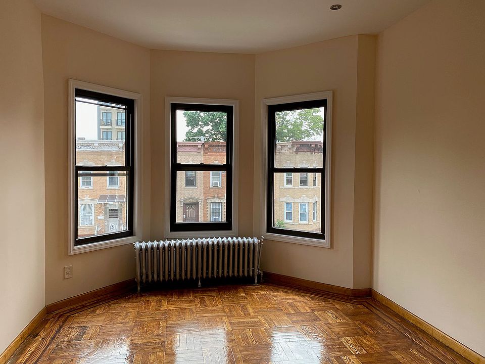 1st image of 372 E 32nd St #2