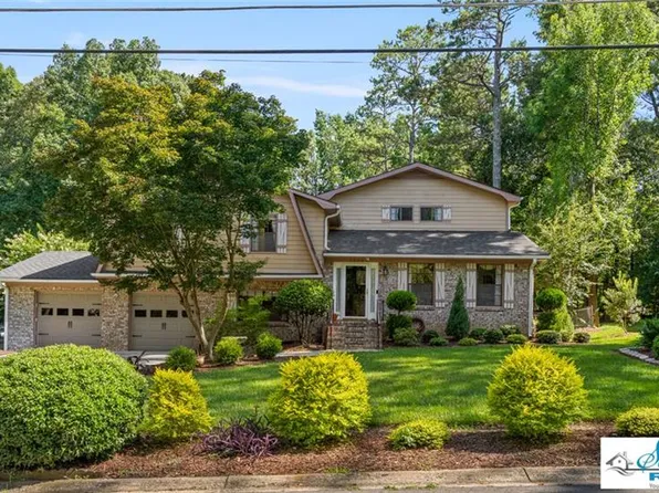 1239 Country Pine Dr, Ellenwood, GA 30294