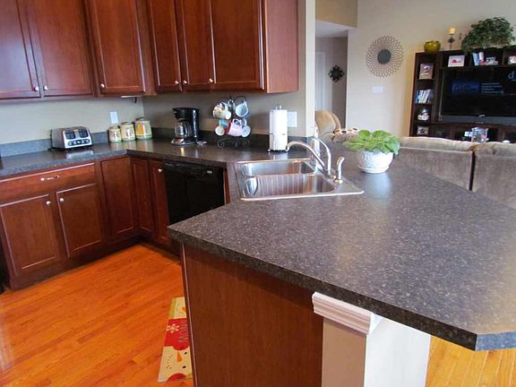 2nd image of 213 Woodland Pl