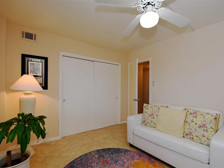 3111 NE 51st St #405C — Photo 31