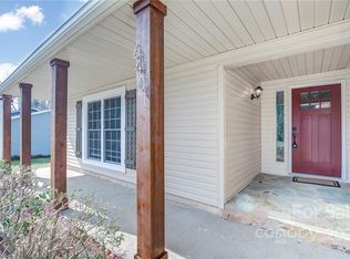 6401 Lake Forest Rd E, Charlotte, NC 28227