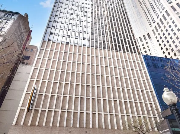 100 E Walton St APT 26H, Chicago, IL 60611