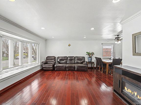 4th image of 262-27 57th Avenue