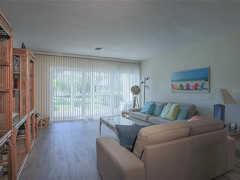 500 S Washington Dr #16A — Photo 5