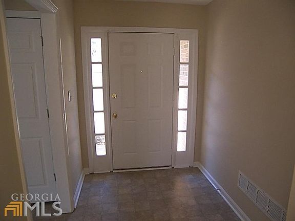 2nd image of 204 Triple Oaks Dr
