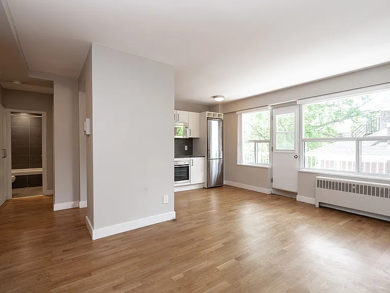 99 Tyndall Ave — Photo 17
