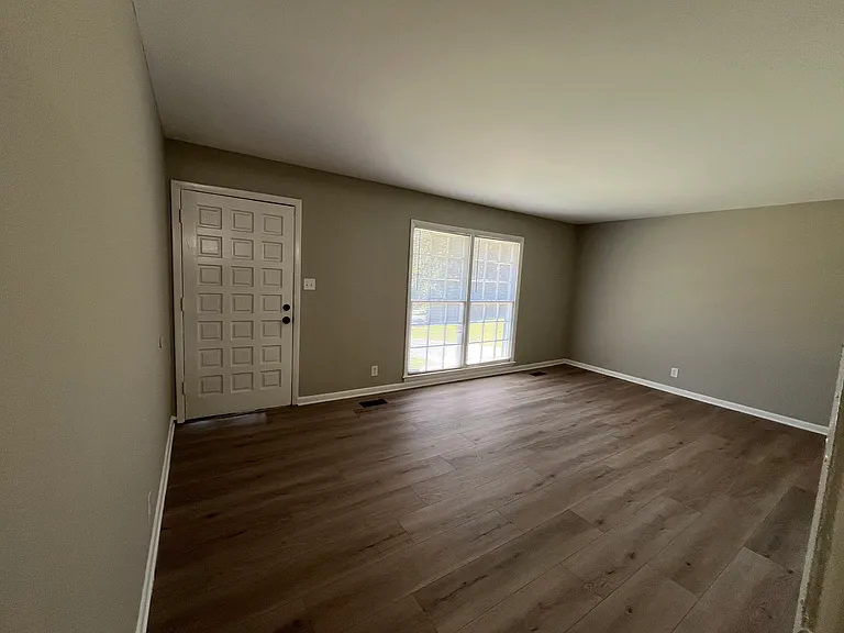 2292 Arrowwood Dr — Photo 5