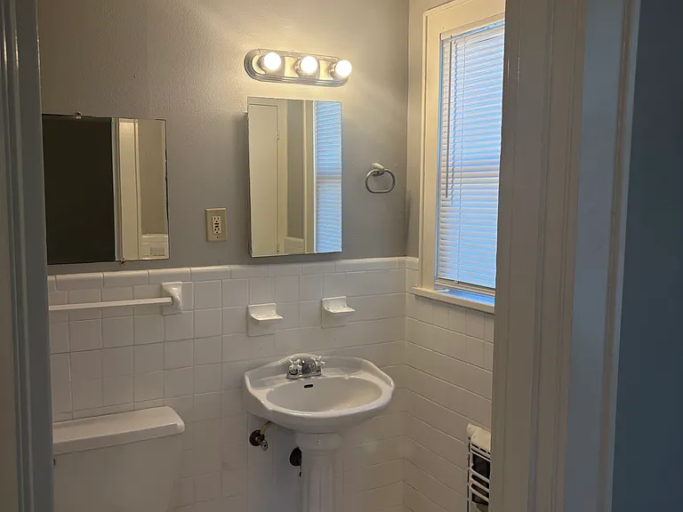 705 Ockley Dr #2 — Photo 6