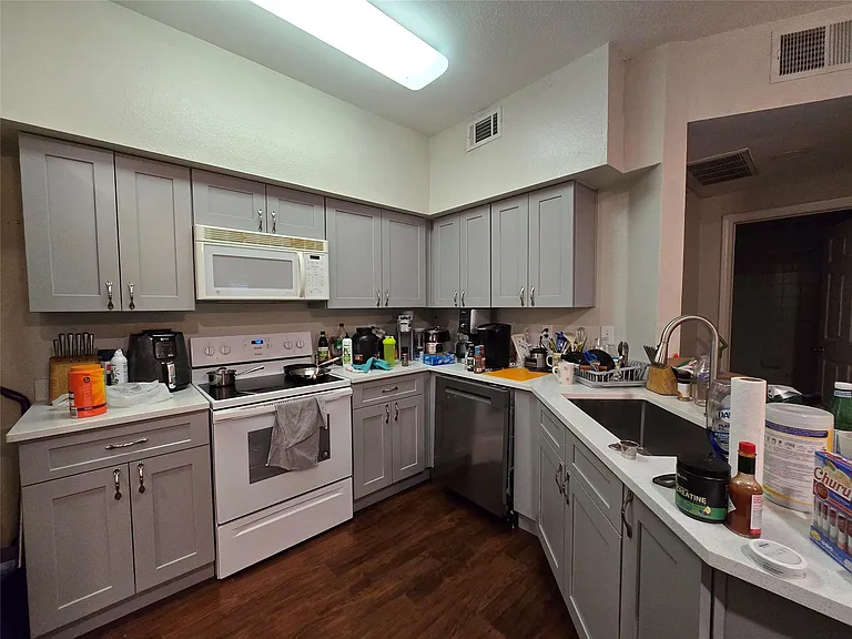 2320 Gracy Farms Ln #916 — Photo 3