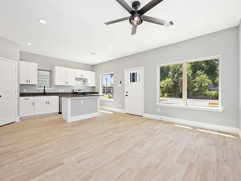4651 Mallow St #B — Photo 12