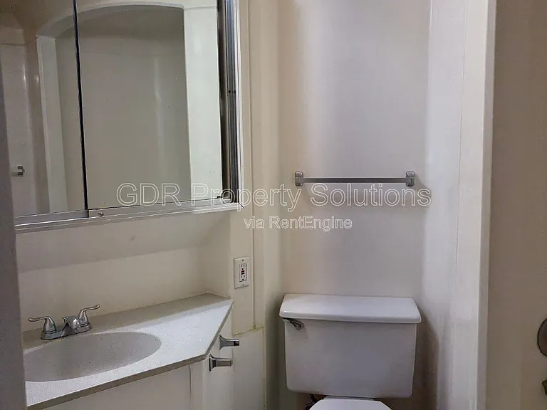 1100 Coal Ave SW #8 — Photo 7