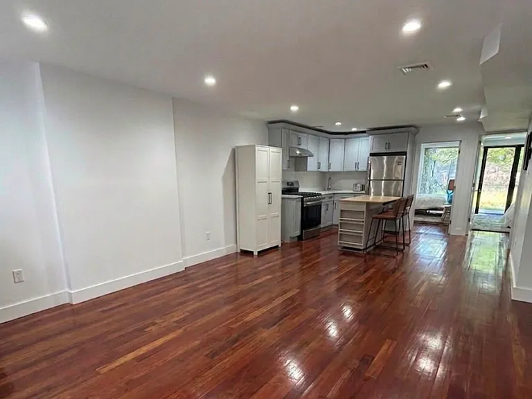 2077 Pacific St #2077 — Photo 9