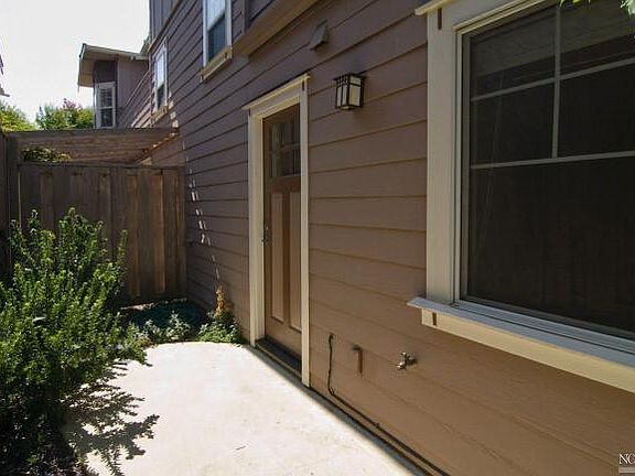 4th image of 152 Valley Oak Dr