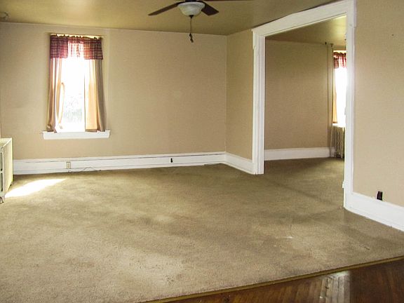 329HighlandRd_LivingRoom_07152014