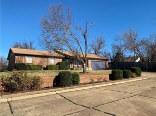 1112 E Cherrywood Dr, Guthrie, OK 73044