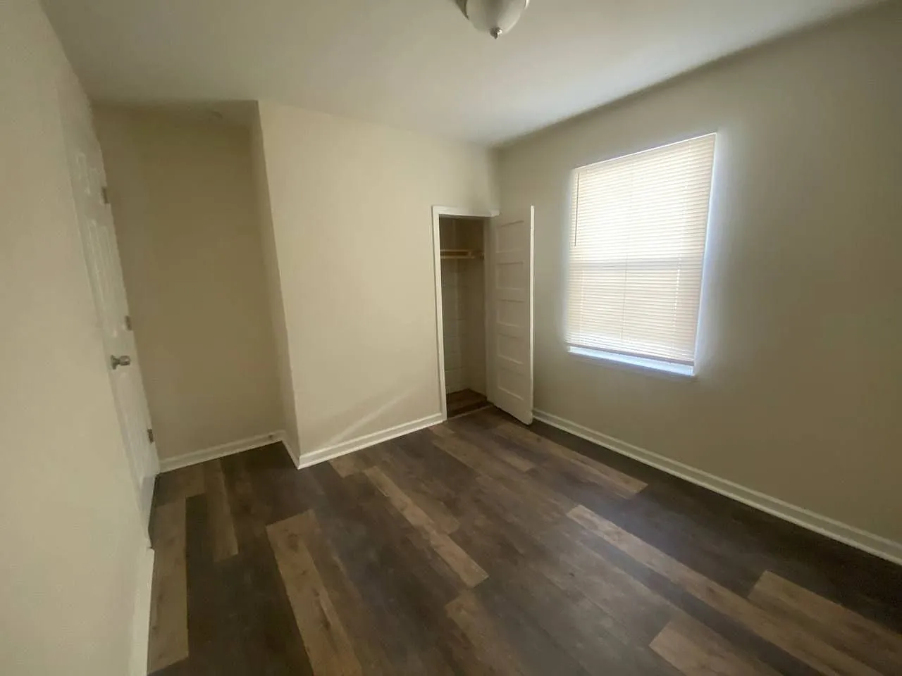 3 bed, 1.0 bath, 1254 sqft, $1,150 — Photo 3