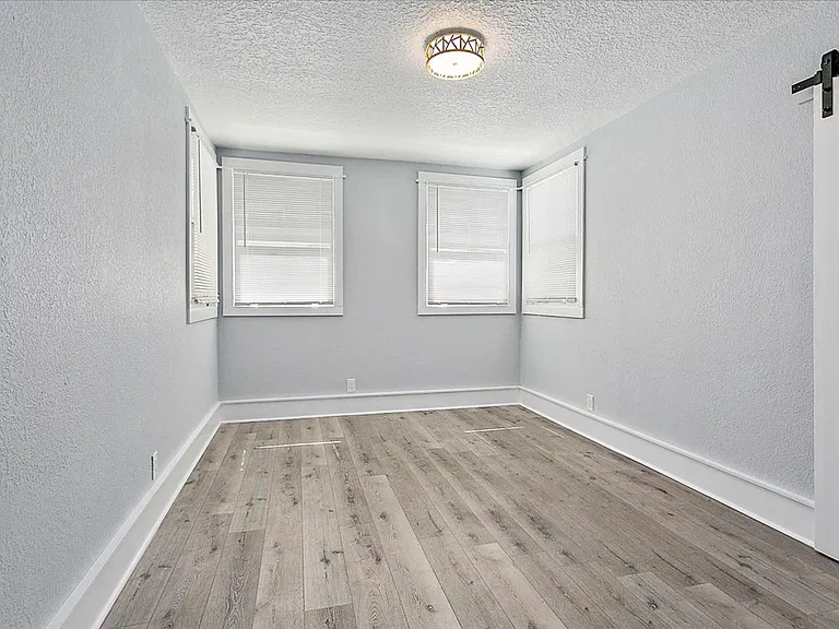 2142 Park Street — Photo 12